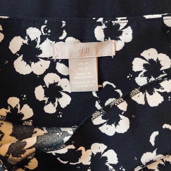 H&M Black & White Floral Sheath Dress - Picture 4 of 8
